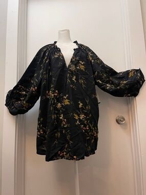Black Floral Peasant Tunic Top with Gathered Sleeves